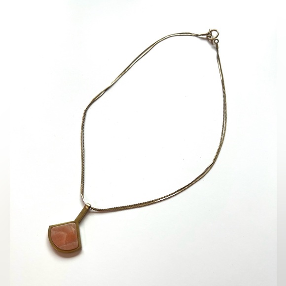Madewell Gold Necklace with Pink agate quartz Pendant geometric - Picture 2 of 6